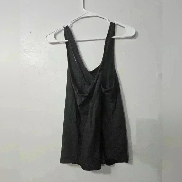 Under Armour cross back tank top! - Picture 2 of 5